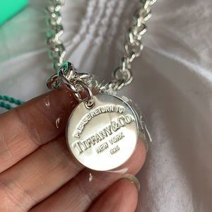 Silver Round Return to Tiffany designer necklace new!